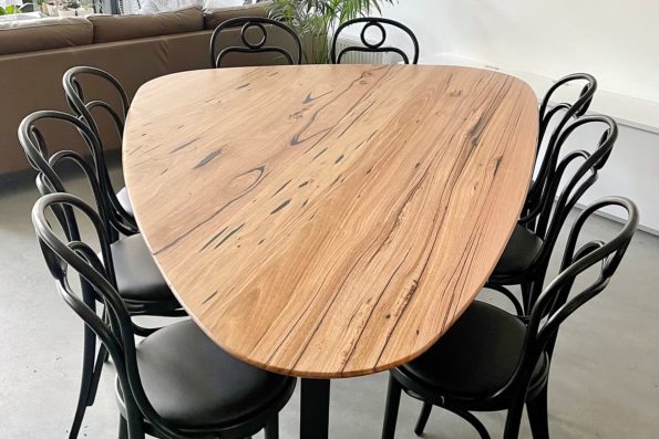 Pippi Dining Table